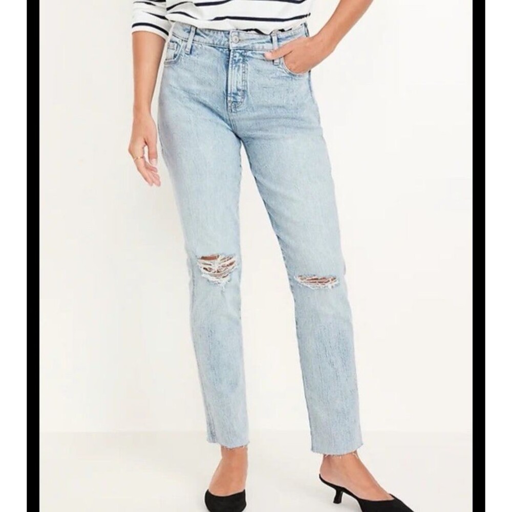 Old Navy High Rise Vintage Slim Women's size 8 Light Blue Denim jeans Distressed